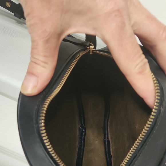 Nisolo Black Leather Crossbody Bag - Picture 9 of 9